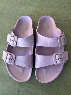 LIKE NEW RUBBER GIRLS BIRKENSTOCKS